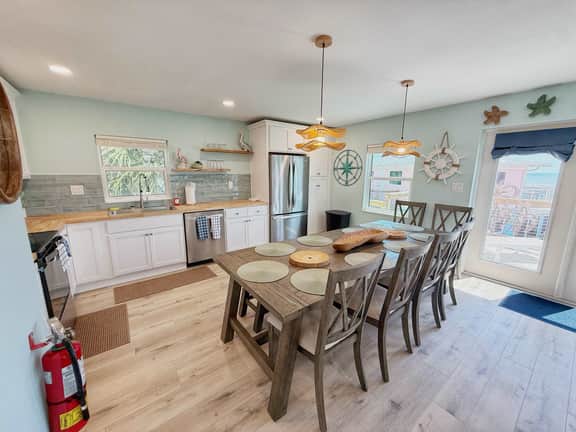 Stunning 3 Bedroom Oceanfront Villa in Cocoa Beach with Private Beach Access - Image 5