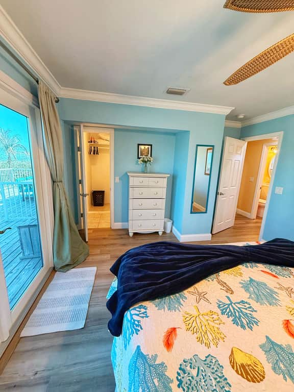2BR Oceanfront Townhouse w/ private beach access - Image 4