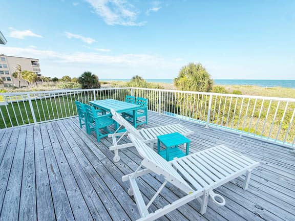 2BR Oceanfront Townhouse w/ private beach access - Image 1
